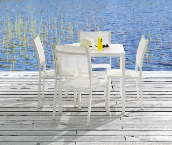 Koodi Ruokaryhmä 4:Lle: Pöytä Ja 4 Tuolia Valkoinen